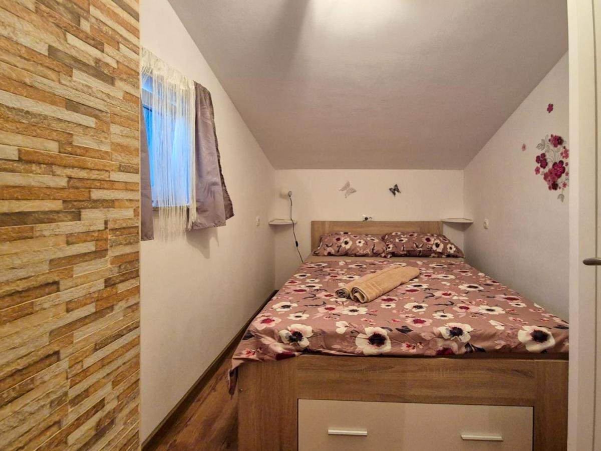 Apartman Meghan Пула Екстер'єр фото